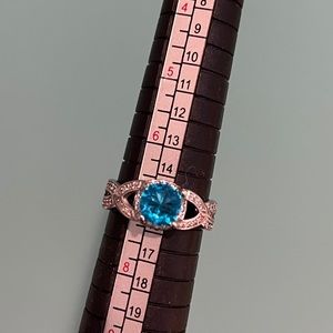 NWOT Beautiful Aquamarine Ring!